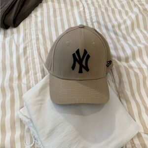 Yankees hat